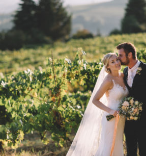 Ceremonie in de wijngaarden in Toscane