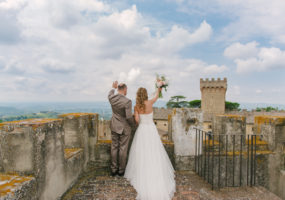 Romantisch trouwen op een Kasteel - Trouwen in Toscane - foto: Funkybirdphotography