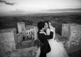 Romantisch trouwen op een Kasteel - Trouwen in Toscane - foto: Carlo Carletti