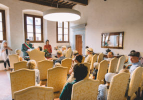 Burgerlijk huwelijk - trouwlocatie gemeentehuis dorpje - Trouwen in Toscane