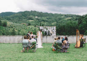 Burgerlijk huwelijk - trouwlocatie bij villa - Trouwen in Toscane