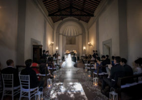 Blessing - kapel bij kasteel - Trouwen in Toscane