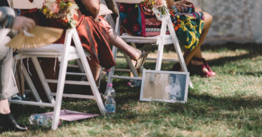 trouwen in toscane - symbolische ceremonie stoelen decoratie - funkybird