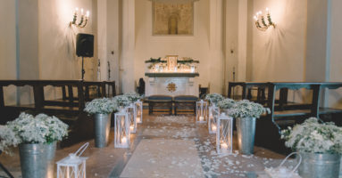 trouwen in toscane - bloemen en decoratie in kerk - funkybird -bloemist in toscane