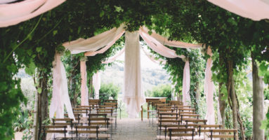 Trouwen in toscane - decoratie bij symbolische ceremonie - funkybird - bloemist in toscane