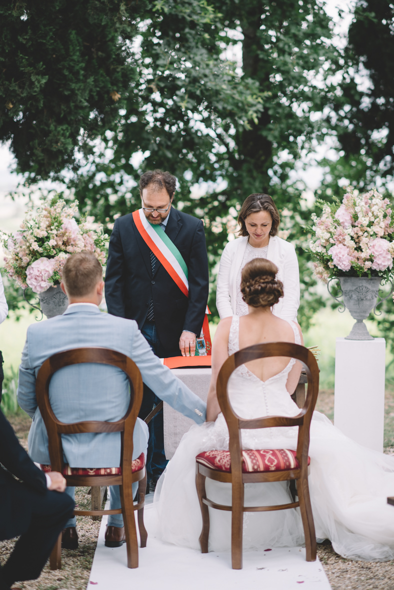trouwen in toscane ceremonie bloemen funkybird wedding design