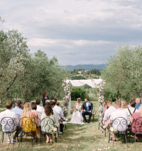 ceremonie in Toscane bij intieme burcht