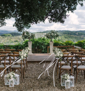 Intieme ceremonie bij villa bij Florence