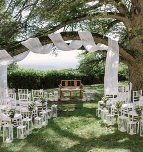 ceremonie bij toscaans kasteel by funkybirdfirenze